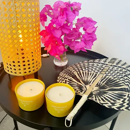 F16 Deja Blue With Rooftop Terrace 아파트 키레니아