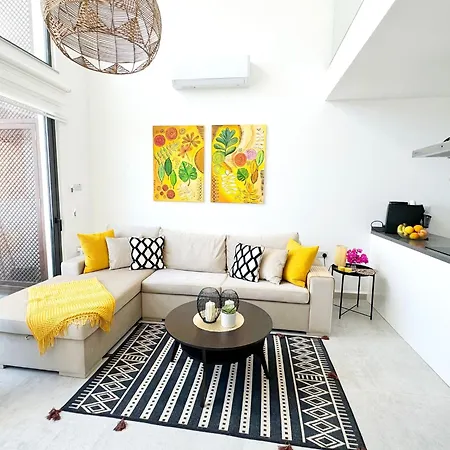 Lovely Furnished One-bedroom With Amazing Sea View