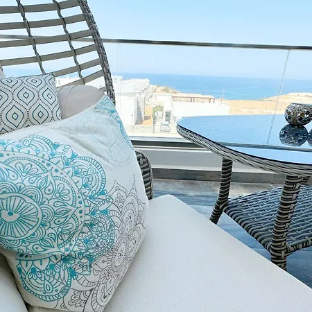 Lovely Furnished One-bedroom With Amazing Sea View Apartment *