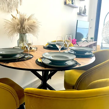 Lovely Furnished One-bedroom With Amazing Sea View Apartment