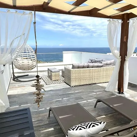 F16 Deja Blue With Rooftop Terrace דירה קיירניה