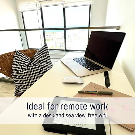 F16 Deja Blue With Rooftop Terrace דירה קיירניה