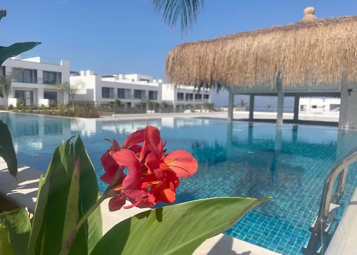 F16 Deja Blue With Rooftop Terrace *