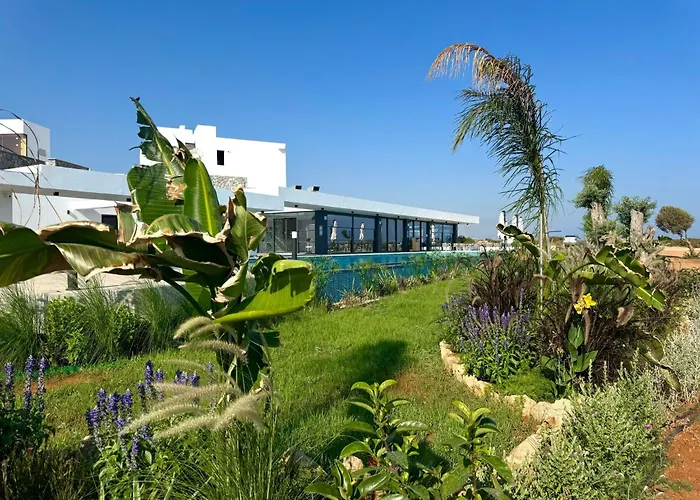 F16 Deja Blue With Rooftop Terrace