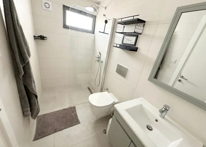 F16 Deja Blue With Rooftop Terrace