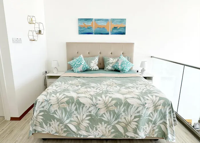 F16 Deja Blue With Rooftop Terrace *