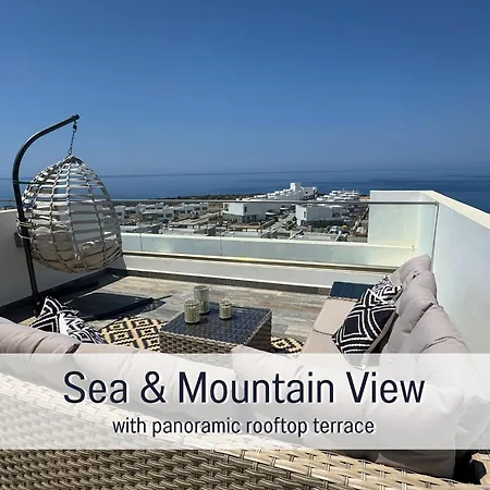 F16 Deja Blue With Rooftop Terrace *